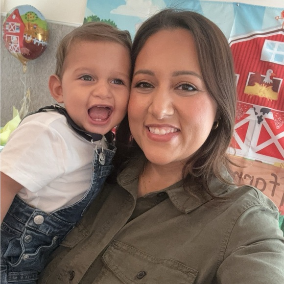 Meet your Posher, Almendra - Picture 2 of 3